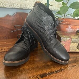 Post Xchange Genuine Leather Chukka Boots w Crocodile Pattern in Black, Women’s